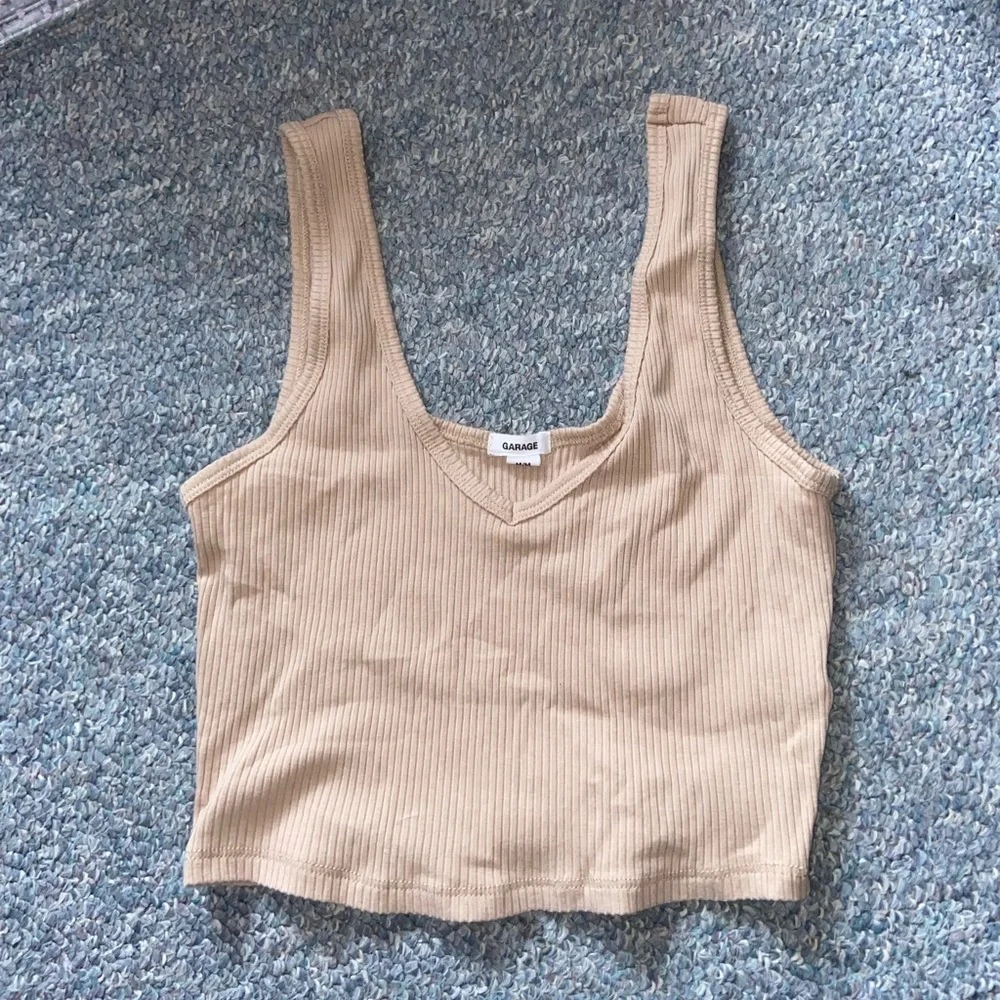 *FREE WITH PURCHASE* Garage Veronika Tank - Picture 1 of 1